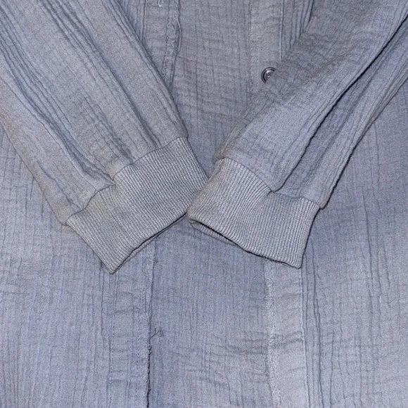 Button down - Picture 3 of 4